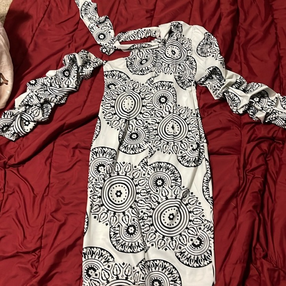 Dress off shoulder on one side - Picture 2 of 5